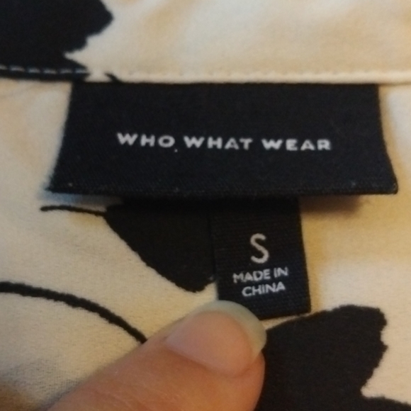 Who What Wear Button Down Floral Blouse - Picture 7 of 9